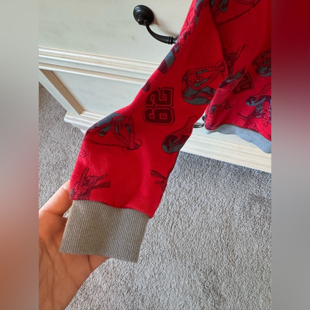 Marvel Red and Gray Spider-Man Kids Pullover Size 4T - Picture 4 of 7